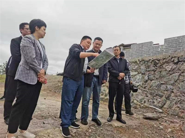 5月10日，副县长徐涌泗一行调研湖田山项目，乐鱼官方体育网站_leyu乐鱼(中国)
党委书记、董事长洪筱明，湖田山执行董事邢辉姣陪同2.jpg